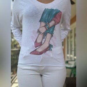 White t shirt v neck